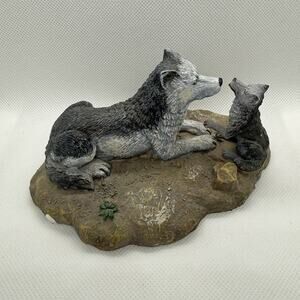 1995 Papel Freelance Spirit of the Wild Wolf Figurine A Quiet Moment Resin
